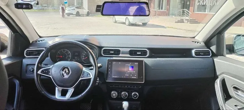 Легковая машина RENAULT DUSTER — фото 1
