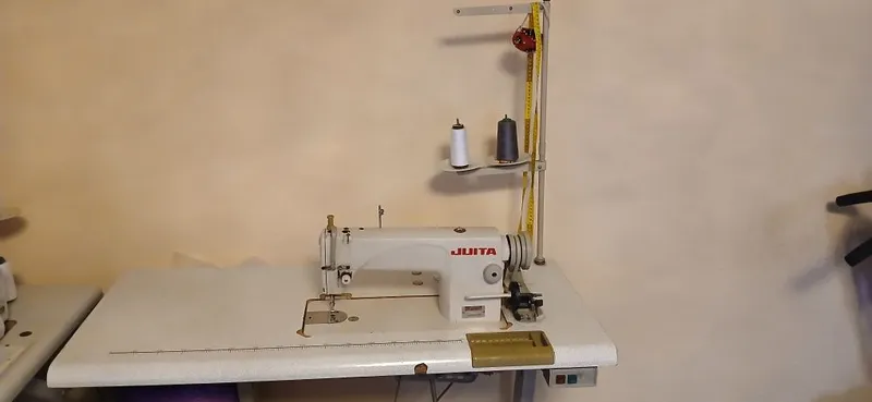 Продаёться срочно швейное машина JUITA в.хорошим состочние. — фото 2