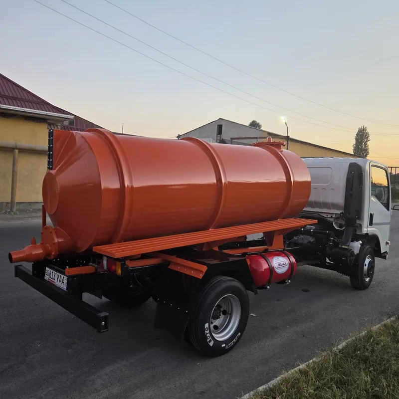 Isuzu assenizator gavnovoz sotiladi 6 Isuzu assenizator gavnovoz sotiladi 6