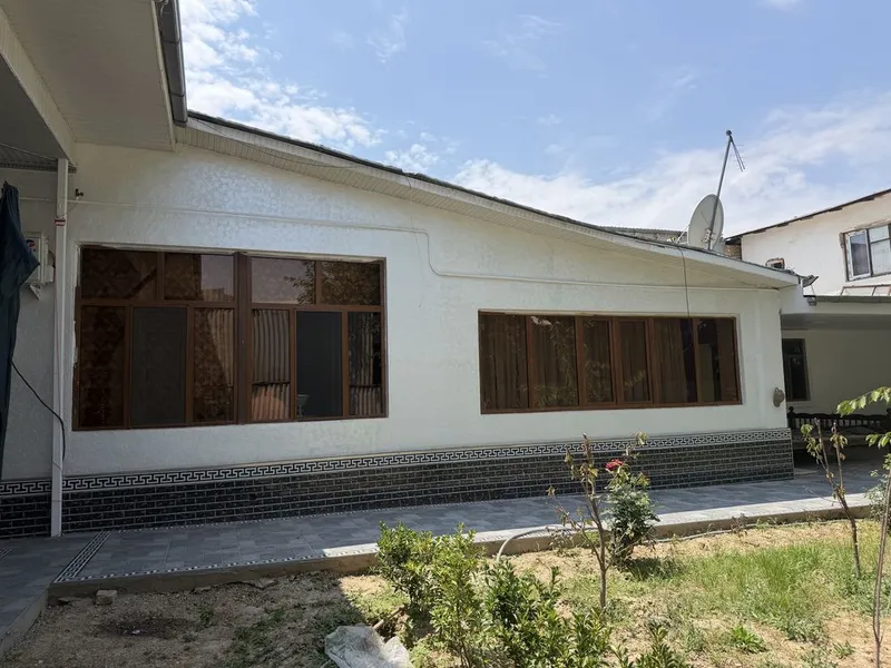 Bodomzorda 6 sotihli hovli. Remontlari bn. 7