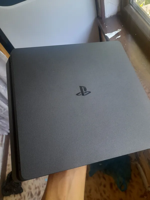 PlayStation 4 Slim 2 PlayStation 4 Slim 2