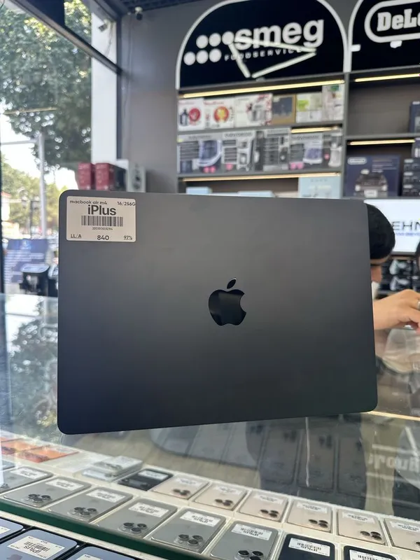 MacBook AirM4 16/256 1 MacBook AirM4 16/256 1