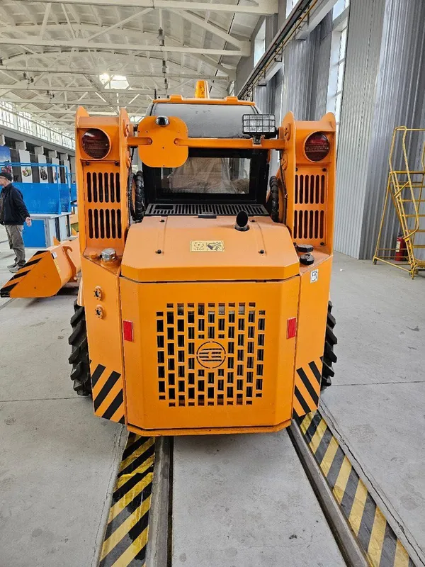 Мини погрузчик Amkodor 211E(Yaponiya motor Yanmar, Italiya gidravlika) — фото 2 Мини погрузчик Amkodor 211E(Yaponiya motor Yanmar, Italiya gidravlika) — фото 2