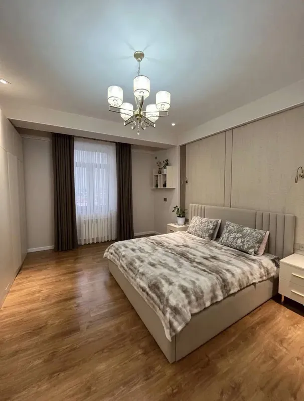 Yakkasaroyda 130 m² maydonga ega 4 xonali kvartira sotiladi 5