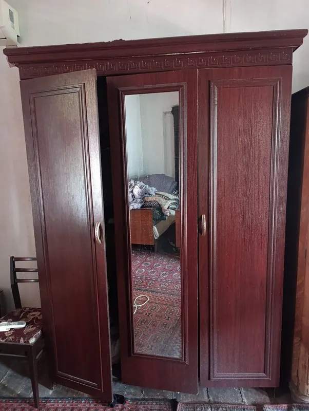Продается шкаф платяной