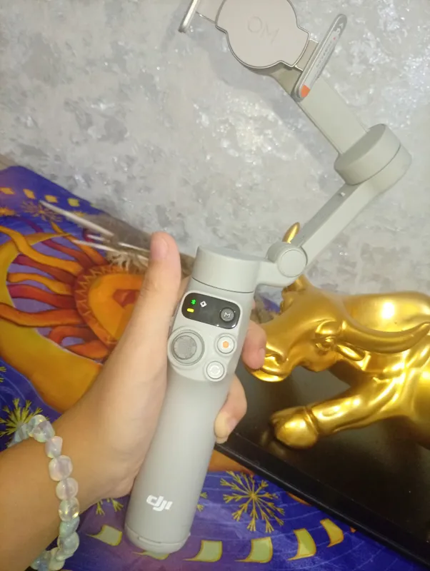 DJI Osmo Mobile SE 4 DJI Osmo Mobile SE 4