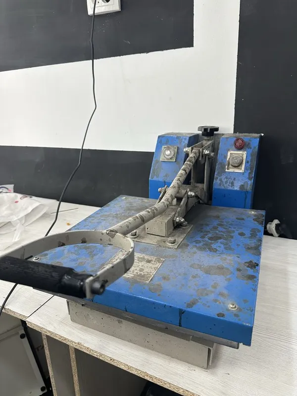 Termopress futbolka uchun 40x40 sm B/U holati yaxshi 2
