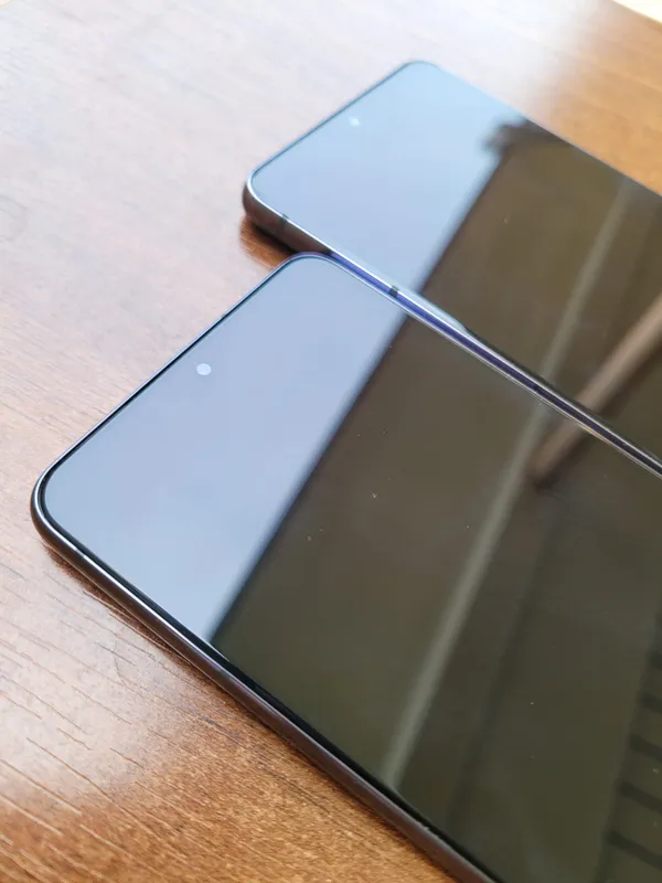 Samsung Galaxy S21 5G. OzU 8/256 GB. Гарантия есть 2