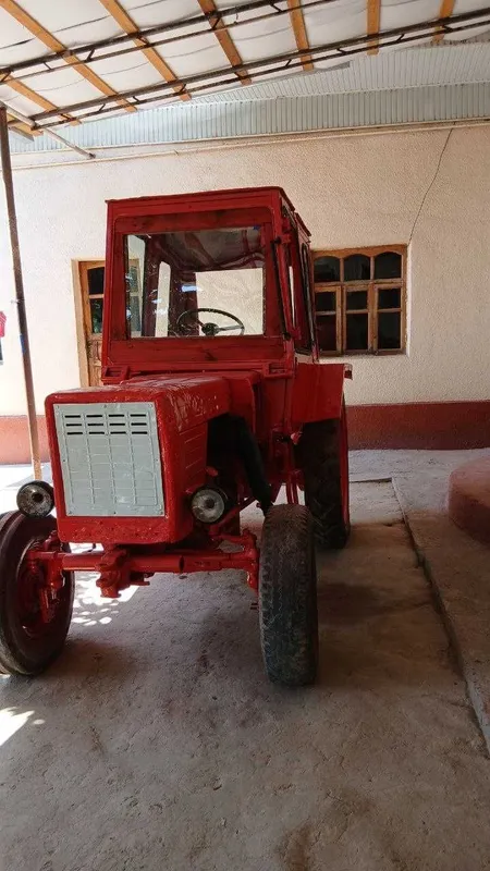 Traktor T25. Qizil rangli, ideal holatda 2