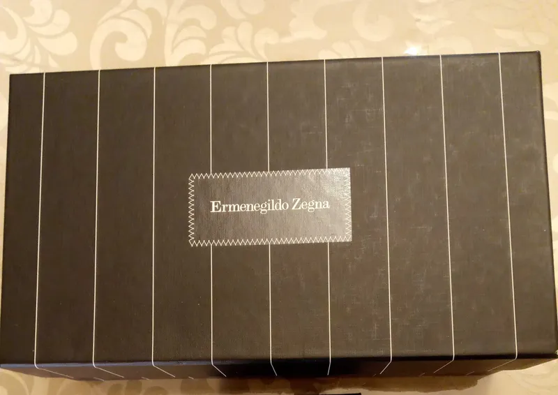 Брендовая коробка Ermenigildo Zegna и белая шкатулка.Цена30тыс за все — фото 3