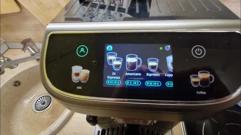 Кофемашина DeLonghi Magnifica Plus ECAM320.70 TB 3 Кофемашина DeLonghi Magnifica Plus ECAM320.70 TB 3