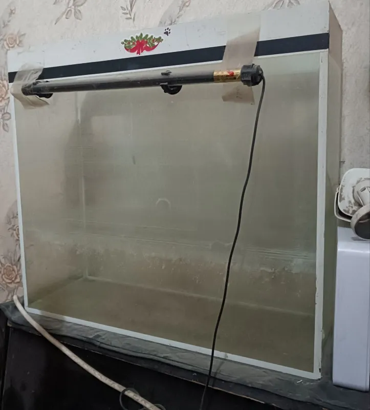Аквариум срочно со всеми принадлежностями