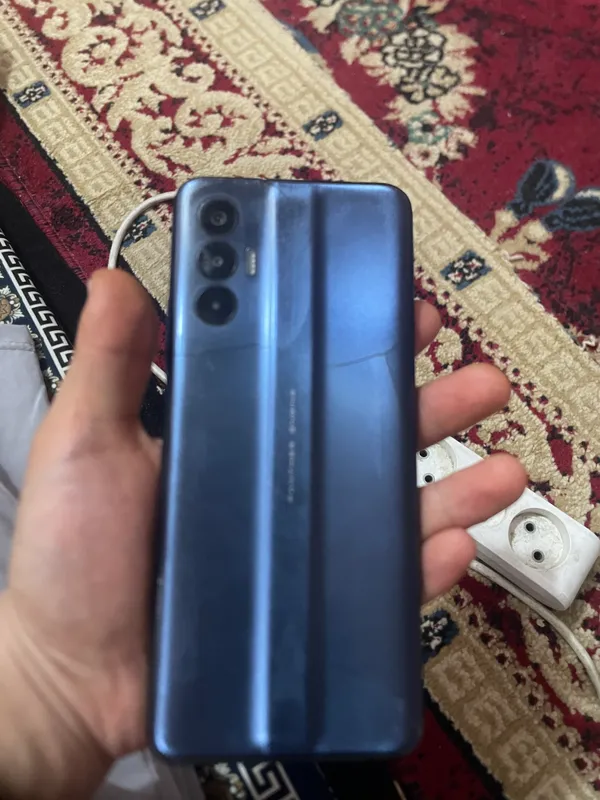 Tecno pova 3 6/128 xotira 6000 mah batareka 4