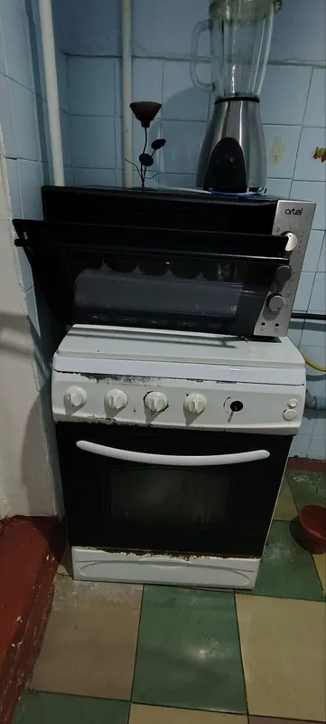 Газовая плита и электрическая духовка