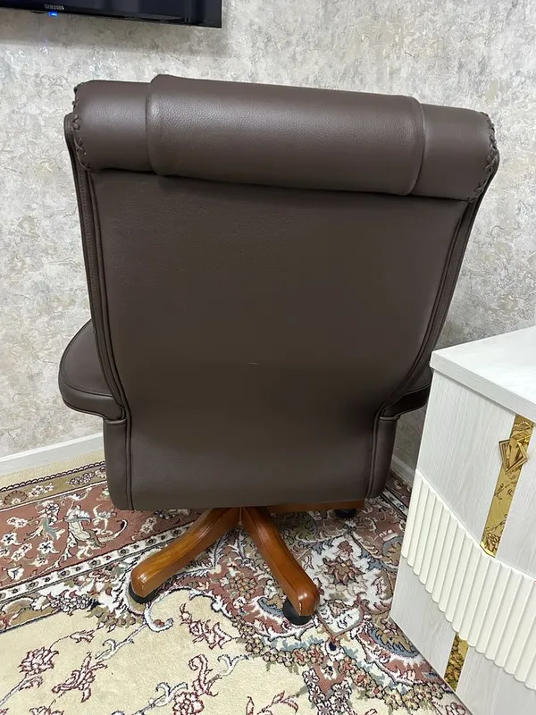 Ofisni KRESLO Sotiladi Holati Yaxshi — фото 1