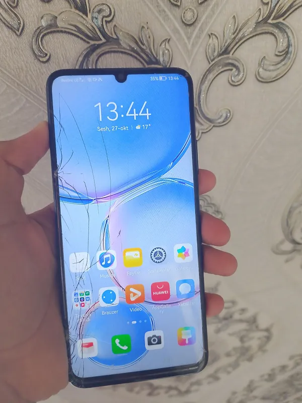 Huawei Nova Y70, 64+4 ГБ, чёрный 2