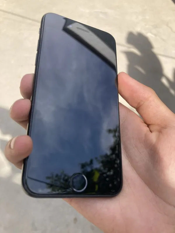 Iphone se подешевле 2