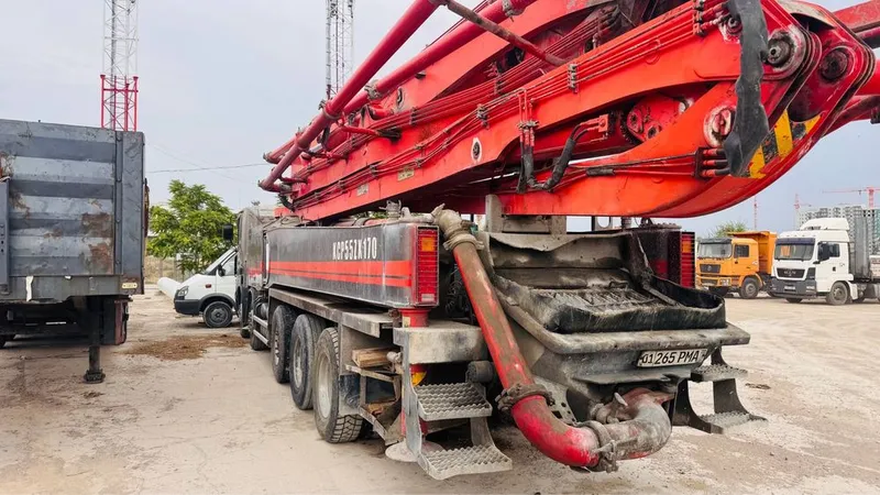 Бетононасос HYUNDAI TRAGO KCP55ZX170 1