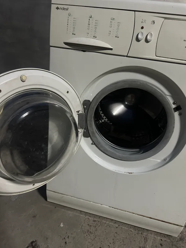 Indesit kirmoshina Avtomat — фото 2