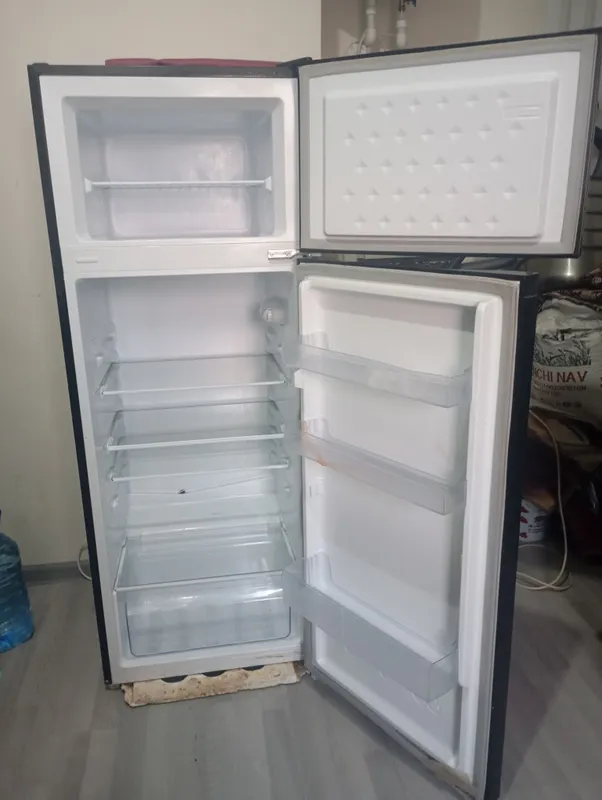 Продаётся холодильник, мало использовался, состояние отличное 2 Продаётся холодильник, мало использовался, состояние отличное 2