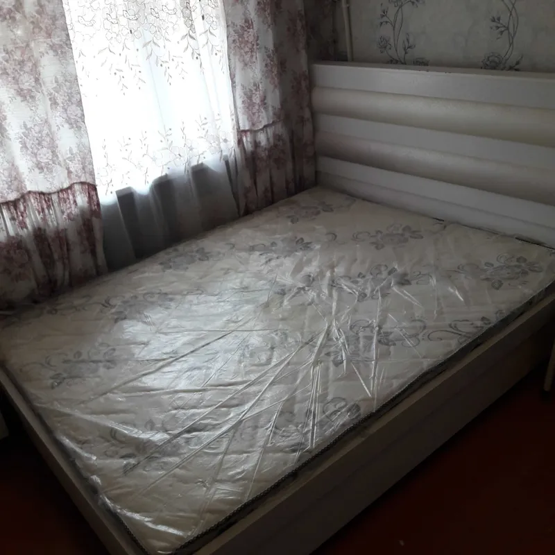 Кровать белая ...
