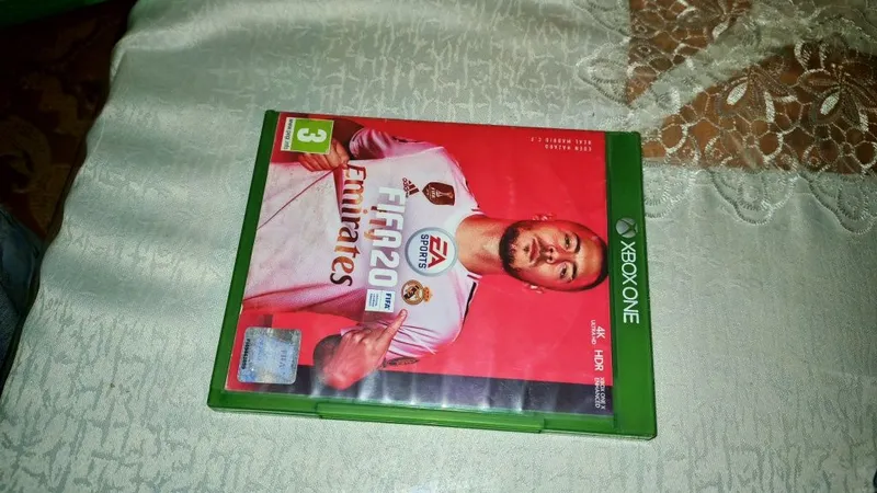 Xbox one, x, s uchun pes 2017 va fifa 20 disklari 4k kotaradi 2 Xbox one, x, s uchun pes 2017 va fifa 20 disklari 4k kotaradi 2