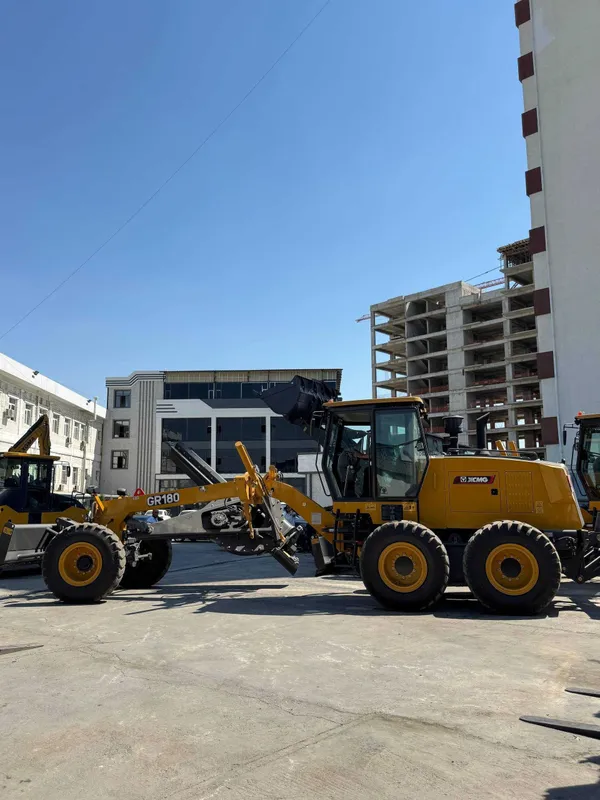 Автогрейдер XCMG GR180 Модель: GR180 1