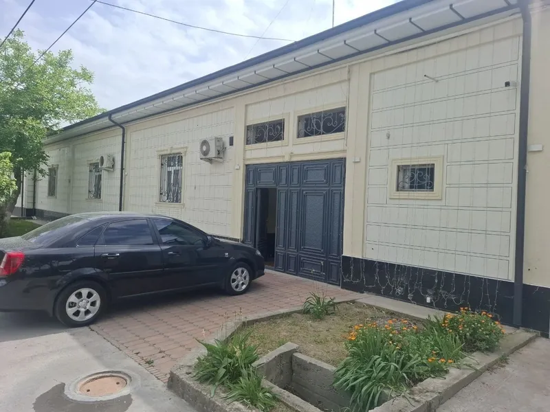 Shinam va fayzli hovli sotiladi.