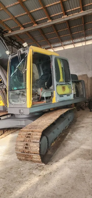 Гусиничний экскаватор сотилади VOLVO EC210B 2018 ноябрь