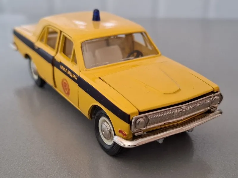 Коллекционная модель Волга ГАЗ 2401 А26, масштаб 1:43 — фото 1