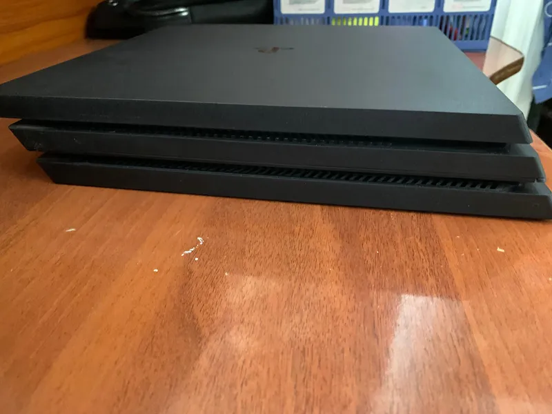 Playstation 4 pro — фото 3