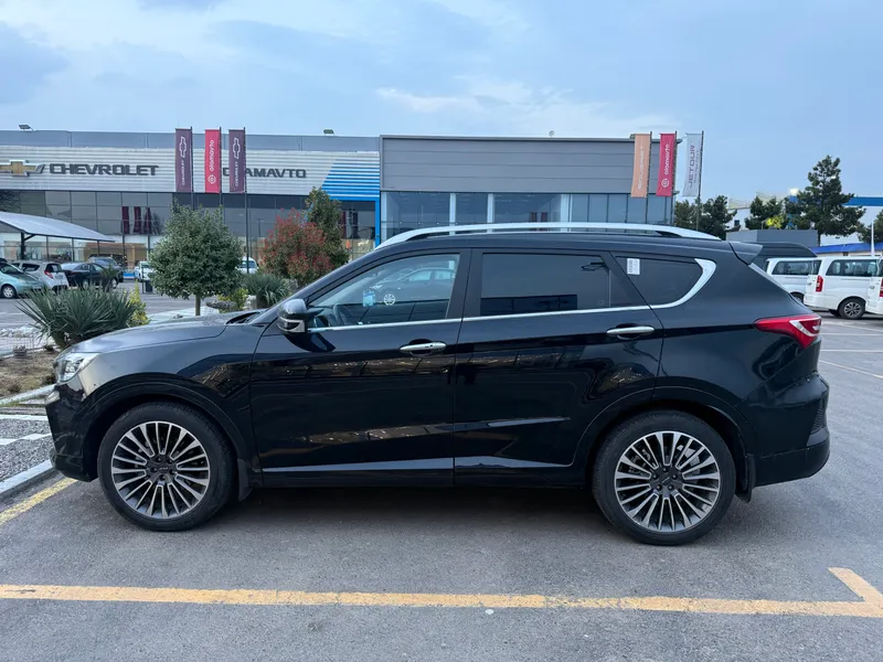 Jetour X70 restiling 17500$ kelishiladi srochno 7