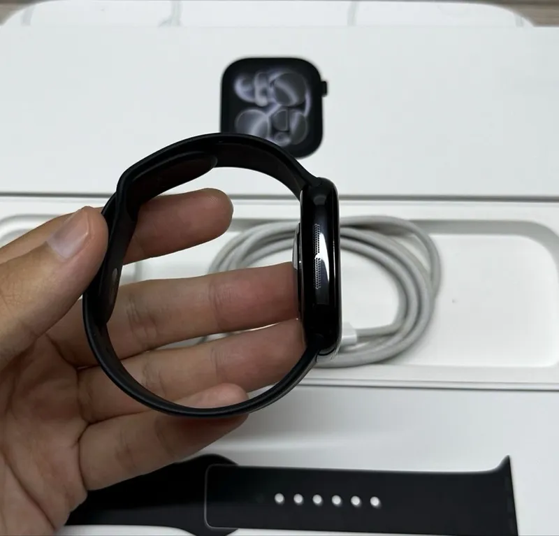 Apple Watch 11 46 mm 2 Apple Watch 11 46 mm 2
