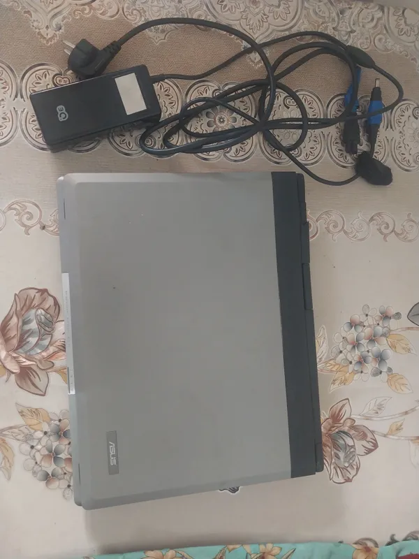 ASUS NOUTBOOK 1