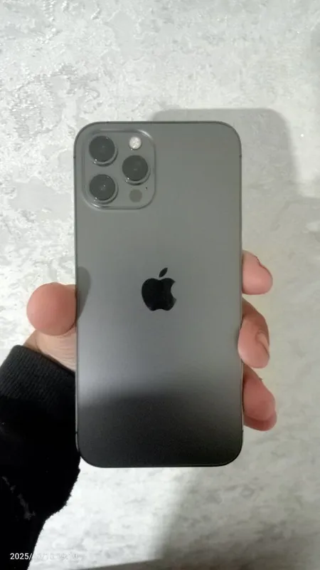 Iphone 12 pro max 1