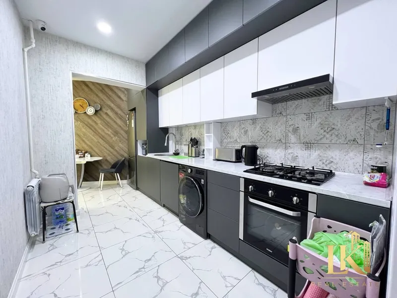 3 xonali kvartira sotiladi, 71 m², 5/9, Yakkasaroy tumani 3