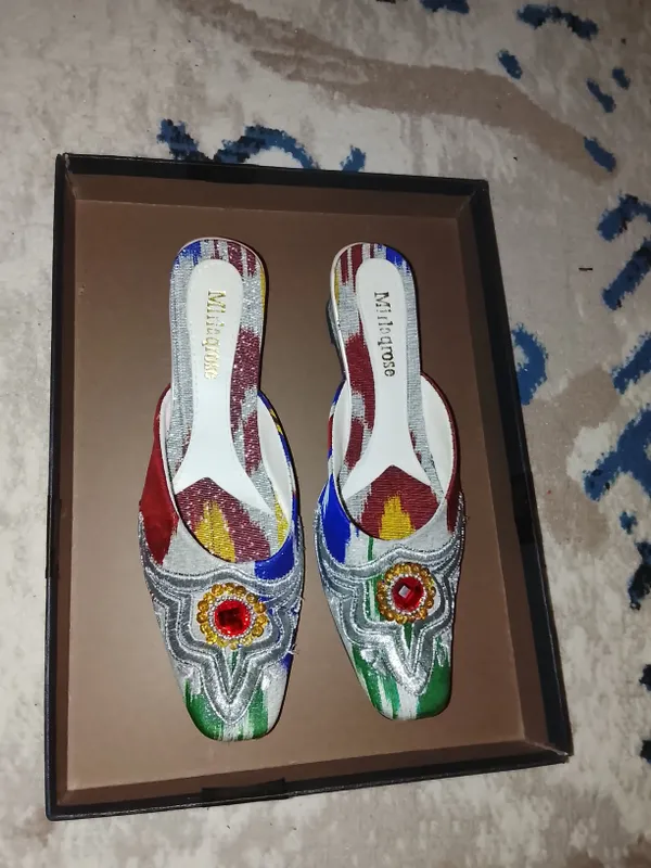 Ayollar oyoq kiyimi