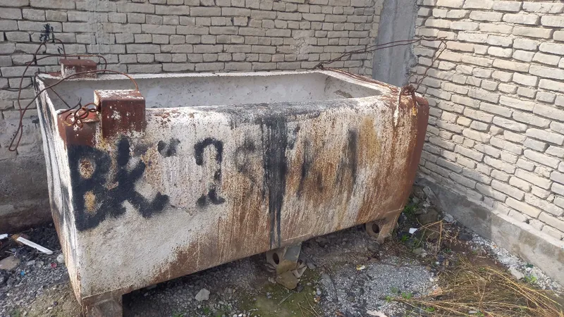 Срочно!! Арзон Сотилади темирдан ясалган строительная бочка 2тоннали 1 Срочно!! Арзон Сотилади темирдан ясалган строительная бочка 2тоннали 1