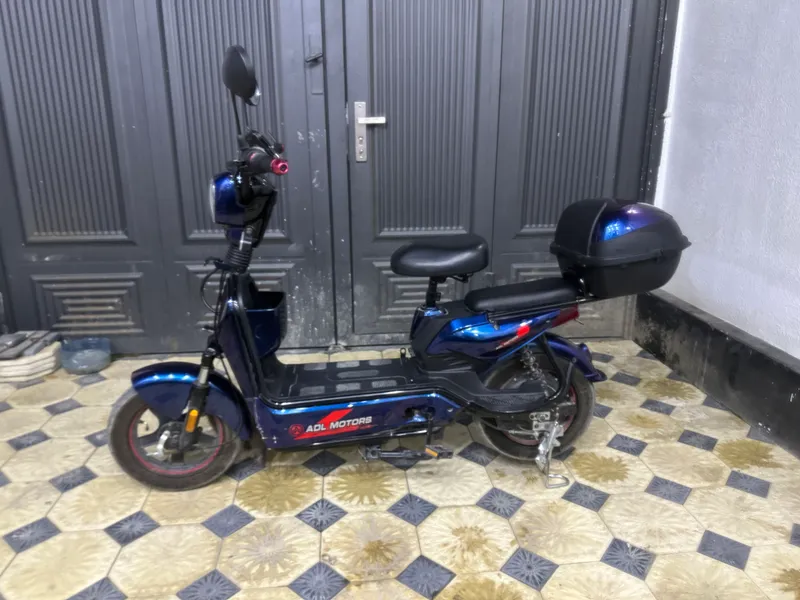 Skuter Holati yangi 2 Skuter Holati yangi 2