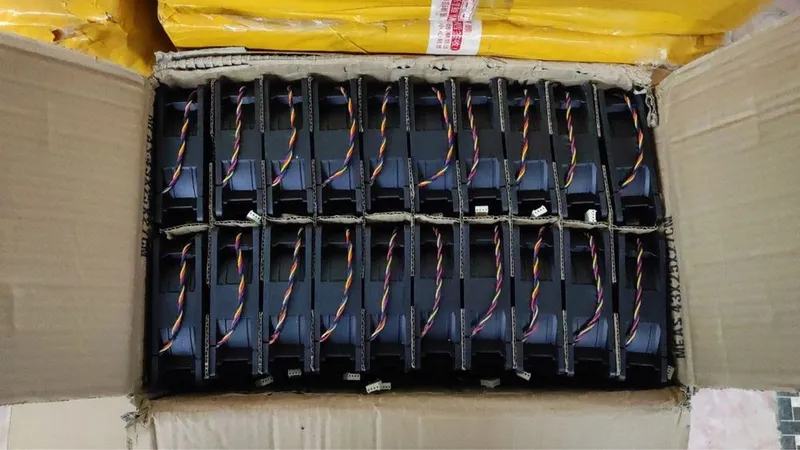 Delta Electronics EFR1212GHE sanoat ventilyatori 5 amper 7 Delta Electronics EFR1212GHE sanoat ventilyatori 5 amper 7