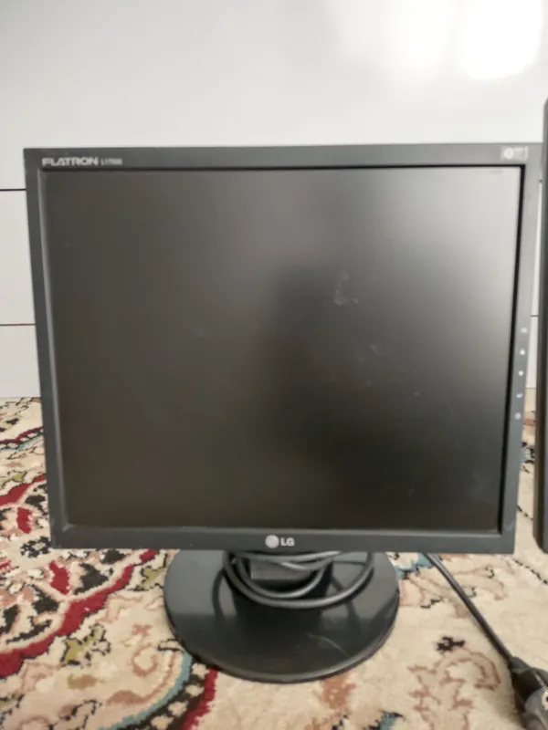 LG Flatron monitorlari 17, 19