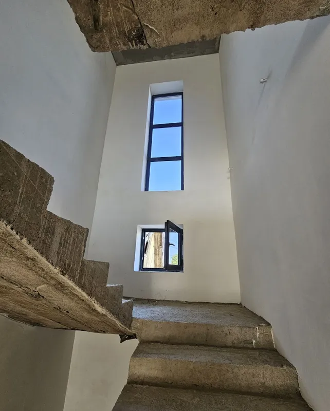 Harbiy shaharchadagi kottej, ta’mirlash ishlari davom etmoqda 7
