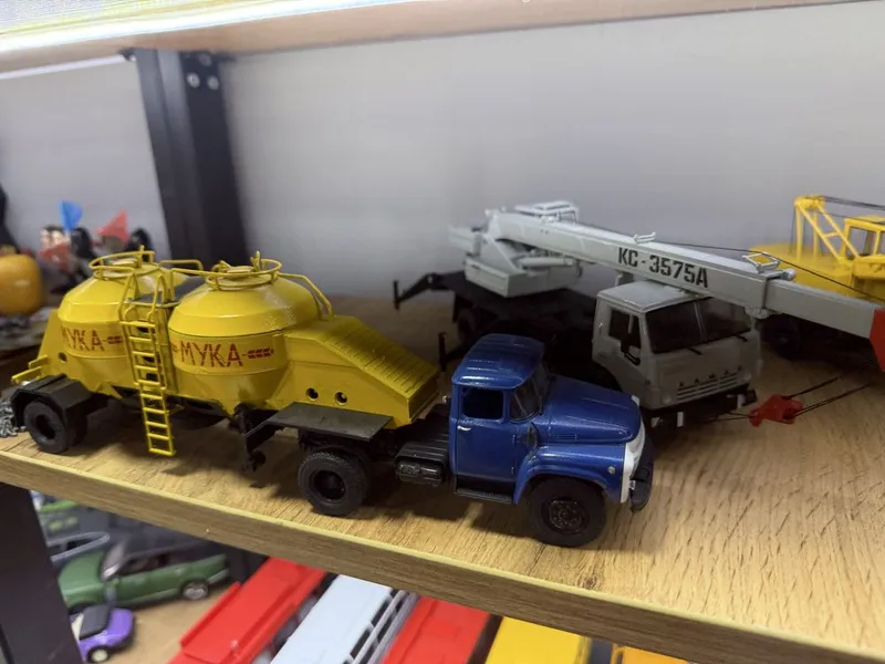 SSSR 1:43 kolleksion yuk mashinasi modellari 3