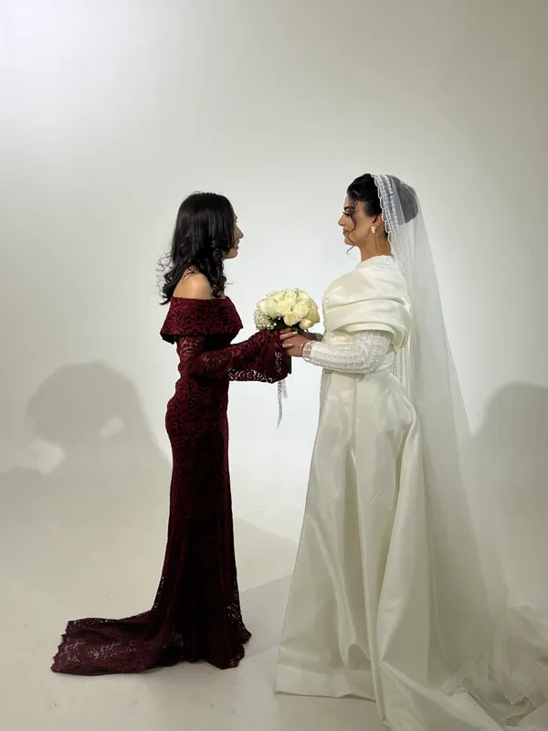 Samarqandda bordo rangli ko‘ylak 4