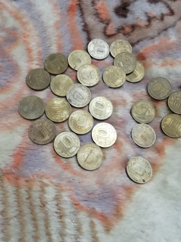 Продаются монеты 10 руб. РФ