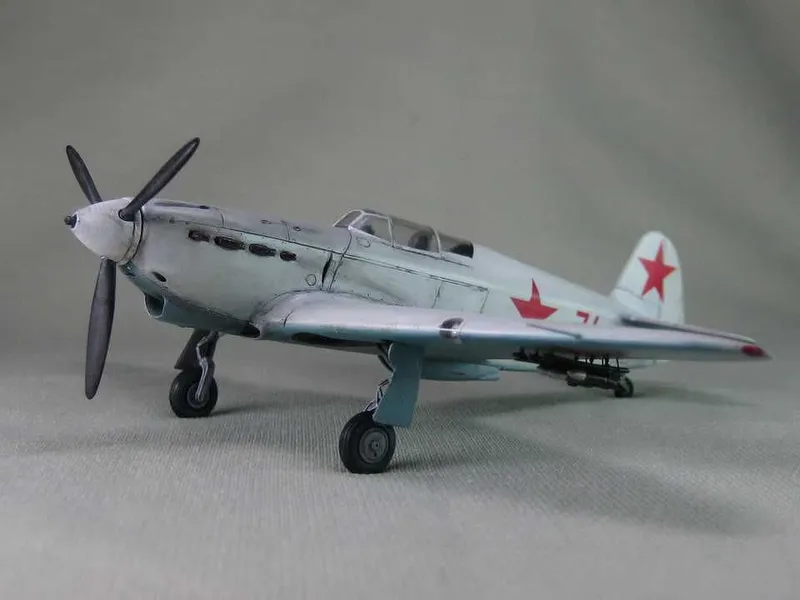 Сборная модель самолета Як-1 (Амодел, 1:72) 4
