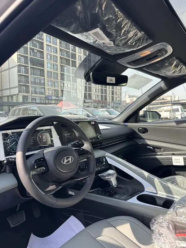 Hyundai elantra 2026 3
