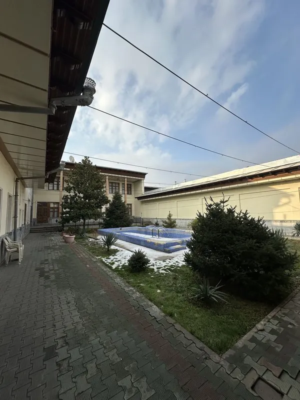 Katta hovli sotiladi Nazarbek da / дом продаётся — фото 1