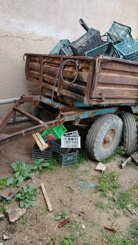 T 28 traktor sotiladi bachkana va prsep bilan t 4 T 28 traktor sotiladi bachkana va prsep bilan t 4
