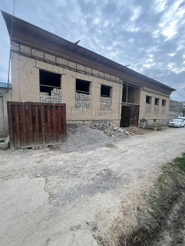 Uchastka sotiladi